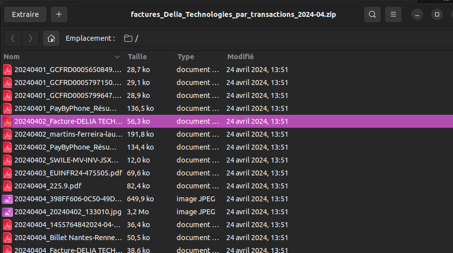 L'ensemble des fichiers des factures sont ajoutés dans le dossier. Les requêtes API permettant de télécharger les fichiers se font du côté du serveur.